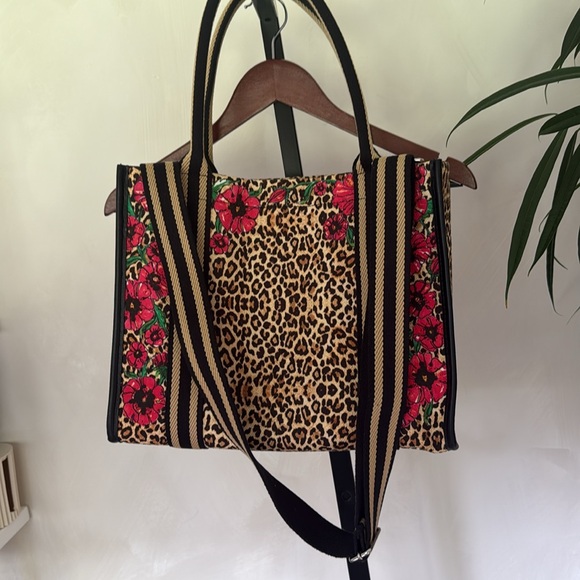 Brighton Leopard Dynasty Canvas Carry All Purse Flower NWT - Picture 7 of 7